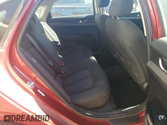 ✅ 2021 Kia K5 LX • VIN: 5XXG24J25MG031457 • Лот: 84862185. Опубликован ранее на Copart с пробегом 86 171 миль. Бесплатный доступ к архиву аукционных продаж из США и подробный отчёт об истории автомобиля на DreamBid. Изображение 10.