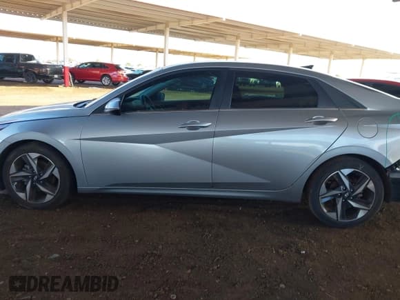 ✅ 2021 Hyundai Elantra Limited • VIN: 5NPLP4AG7MH028883 • Lot: 43427337. Listed on IAAI with 62,150 mi. Free auction sales archive from the USA and detailed vehicle history report at DreamBid. Image 14.
