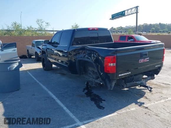 ✅ 2015 GMC Sierra 1500 Denali • VIN: 3GTU2WEJ6FG512222 • Lot: 42728975. Listed on IAAI with 86,679 mi. Free auction sales archive from the USA and detailed vehicle history report at DreamBid. Image 3.