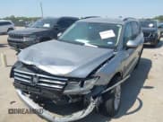 ✅ 2020 Volkswagen Tiguan S • VIN: 3VV1B7AX8LM054877 • Лот: 43147566. Опубликован ранее на IAAI с пробегом 118 030 миль. Бесплатный доступ к архиву аукционных продаж из США и подробный отчёт об истории автомобиля на DreamBid. Изображение 2.