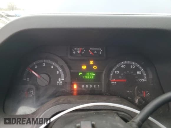 ✅ 2010 Ford Econoline Cargo Commercial • VIN: 1FTNE1EW2ADA56736 • Lot: 82539414. Wystawiony na Copart z przebiegiem 116 603 mil. Bezpłatny archiwum sprzedaży aukcyjnych z USA i szczegółowy raport historii pojazdu na DreamBid. Zdjęcie 9.