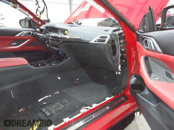 ✅ 2025 BMW M4 Competition xDrive • VIN: WBS33HK09SCT43819 • Lot: 43374753. Listed on IAAI with Not provided. Free auction sales archive from the USA and detailed vehicle history report at DreamBid. Image 5.