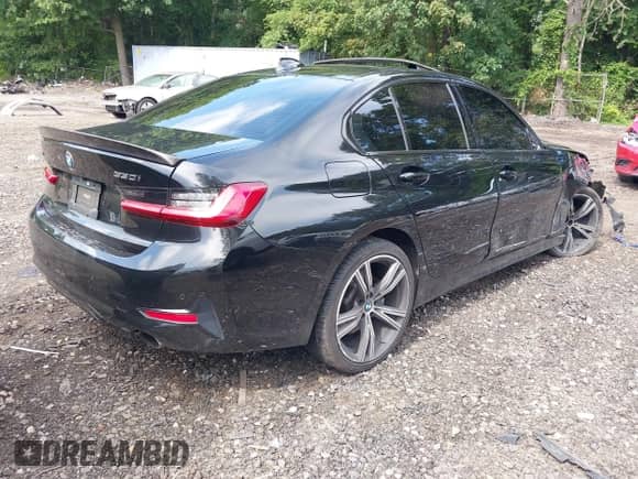2020 BMW 3 Series 330i xDrive с VIN WBA5R7C03LFH52597, выставлен на аукционе IAAI как лот 42618079 с пробегом 51 767 миль миль и . История ставок и продаж доступна на DreamBid. Изображение 4.