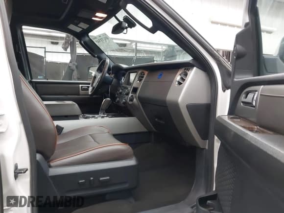 ✅ 2015 Ford Expedition XLT • VIN: 1FMJU1JT7FEF43182 • Лот: 43173345. Опубликован ранее на IAAI с пробегом 147 819 миль. Бесплатный доступ к архиву аукционных продаж из США и подробный отчёт об истории автомобиля на DreamBid. Изображение 5.