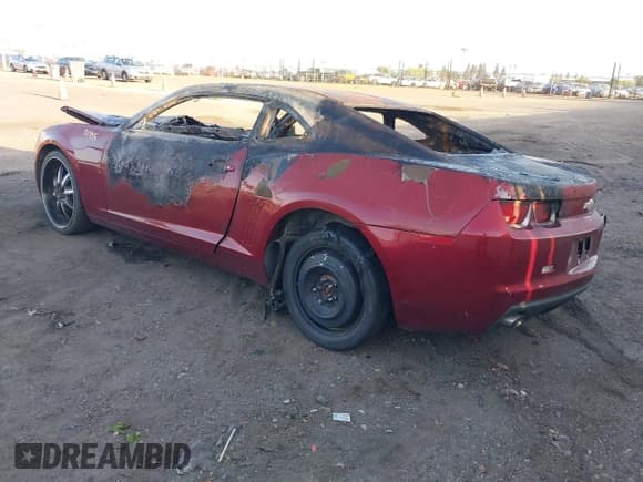 ✅ 2011 Chevrolet Camaro 1LT • VIN: 2G1FB1ED6B9140190 • Lot: 42215980. Wystawiony na IAAI z przebiegiem Nie podano. Bezpłatny archiwum sprzedaży aukcyjnych z USA i szczegółowy raport historii pojazdu na DreamBid. Zdjęcie 3.