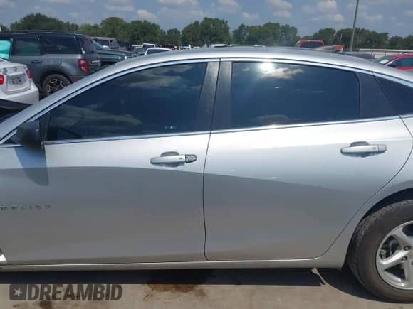 2018 Chevrolet Malibu LS с VIN 1G1ZC5ST3JF118795, выставлен на аукционе IAAI как лот 43076312 с пробегом 88 440 миль миль и . История ставок и продаж доступна на DreamBid. Изображение 15.