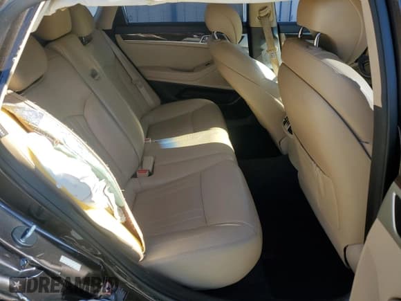 ✅ 2016 Hyundai Genesis 3.8L • VIN: KMHGN4JE4GU107164 • Lot: 87932865. Wystawiony na Copart z przebiegiem 143 186 mil. Bezpłatny archiwum sprzedaży aukcyjnych z USA i szczegółowy raport historii pojazdu na DreamBid. Zdjęcie 11.