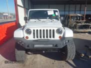 ✅ 2013 Jeep Wrangler Unlimited Sahara • VIN: 1C4BJWEG1DL548057 • Lot: 43587666. Wystawiony na IAAI z przebiegiem 116 256 mil. Bezpłatny archiwum sprzedaży aukcyjnych z USA i szczegółowy raport historii pojazdu na DreamBid. Zdjęcie 12.