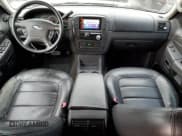 ✅ 2002 Ford Explorer Limited • VIN: 1FMZU65W12UD09446 • Лот: 88712055. Опубликован ранее на Copart с пробегом 217 638 миль. Бесплатный доступ к архиву аукционных продаж из США и подробный отчёт об истории автомобиля на DreamBid. Изображение 8.