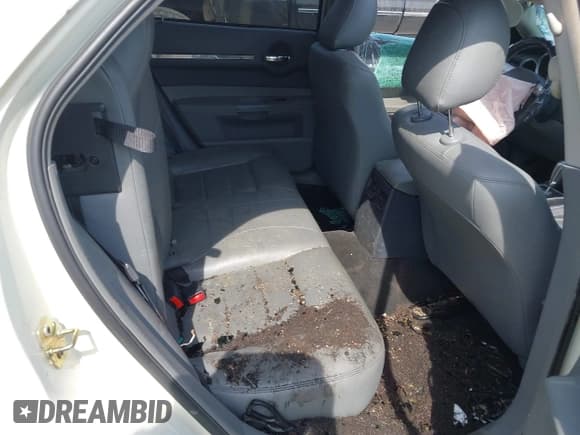 ✅ 2005 Dodge Magnum RT • VIN: 2D4GV58265H610798 • Lot: 42275022. Listed on IAAI with 112,832 mi. Free auction sales archive from the USA and detailed vehicle history report at DreamBid. Image 8.