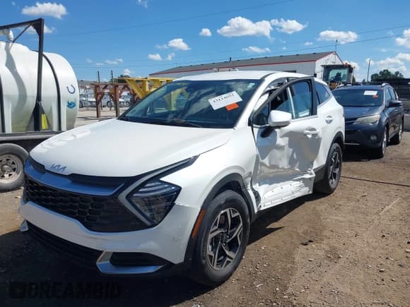 ✅ 2025 Kia Sportage LX • VIN: KNDPUCDF3S7352910 • Lot: 43124692. Listed on IAAI with 11,335 mi. Free auction sales archive from the USA and detailed vehicle history report at DreamBid. Image 6.