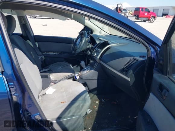 ✅ 2010 Nissan Sentra S • VIN: 3N1AB6APXAL641192 • Lot: 43385313. Listed on IAAI with 180,646 mi. Free auction sales archive from the USA and detailed vehicle history report at DreamBid. Image 5.