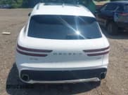 ✅ 2022 Genesis GV70 2.5T • VIN: KMUMADTB6NU076032 • Lot: 42833205. Wystawiony na IAAI z przebiegiem 23 137 mil. Bezpłatny archiwum sprzedaży aukcyjnych z USA i szczegółowy raport historii pojazdu na DreamBid. Zdjęcie 16.