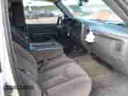 2007 Chevrolet Silverado 1500 LT3 z VIN 1GCEK19BX7Z105855, wystawiony jako IAAI lot #43430002 z przebiegiem 79 058 mil mil oraz . Historia ofert i sprzedaży dostępna na DreamBid. Obrazek 5.