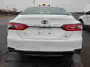 2020 Toyota Camry LE with VIN 4T1C11AK2LU861060, listed as a Copart auction lot 90739275 with 117,008 mi miles and Clean title. Bid and sale history available at DreamBid. Image 6.