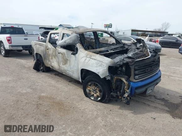 ✅ 2018 GMC Canyon 2WD SLE • VIN: 1GTG5CEA6J1274561 • Lot: 41796895. Listed on IAAI with Not provided. Free auction sales archive from the USA and detailed vehicle history report at DreamBid. Image 1.