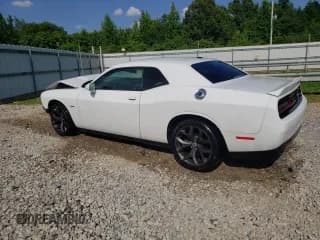 ✅ 2019 Dodge Challenger R/T • VIN: 2C3CDZBT2KH651985 • Lot: 58412954. Wystawiony na Copart z przebiegiem 111 042 mil. Bezpłatny archiwum sprzedaży aukcyjnych z USA i szczegółowy raport historii pojazdu na DreamBid. Zdjęcie 2.