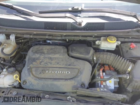 ✅ 2018 Chrysler Pacifica Hybrid Touring L • VIN: 2C4RC1L71JR129532 • Lot: 42064129. Listed on IAAI with 129,665 mi. Free auction sales archive from the USA and detailed vehicle history report at DreamBid. Image 10.