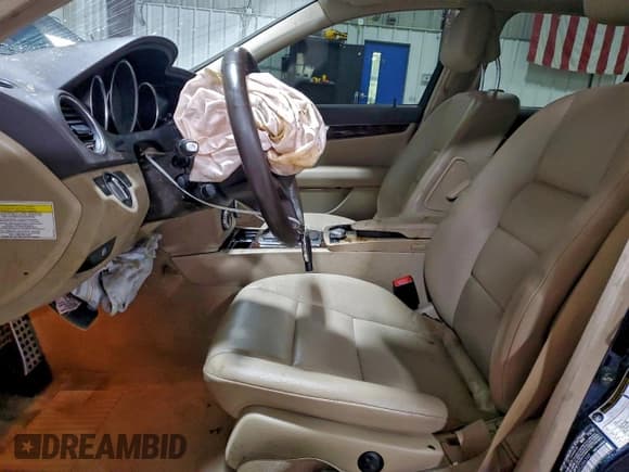 ✅ 2014 Mercedes-Benz C 300 Sport • VIN: WDDGF8ABXEG246392 • Lot: 94164335. Wystawiony na Copart z przebiegiem 88 761 mil. Bezpłatny archiwum sprzedaży aukcyjnych z USA i szczegółowy raport historii pojazdu na DreamBid. Zdjęcie 7.