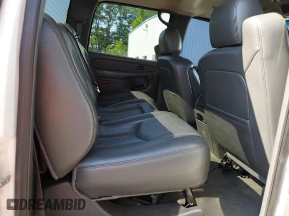 ✅ 2006 Chevrolet Silverado 2500HD LT3 • VIN: 1GCHK23D46F191371 • Lot: 59501965. Wystawiony na Copart z przebiegiem 157 537 mil. Bezpłatny archiwum sprzedaży aukcyjnych z USA i szczegółowy raport historii pojazdu na DreamBid. Zdjęcie 10.