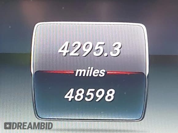 ✅ 2017 Mercedes-Benz C 300 • VIN: 55SWF4KB2HU201005 • Lot: 43624411. Listed on IAAI with 48,598 mi. Free auction sales archive from the USA and detailed vehicle history report at DreamBid. Image 16.