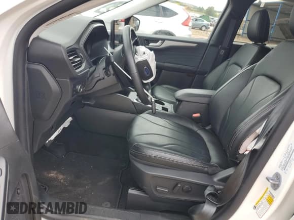 ✅ 2025 Ford Escape Platinum • VIN: 1FMCU9JZ0SUA45482 • Lot: 86064755. Wystawiony na Copart z przebiegiem 6 284 mil. Bezpłatny archiwum sprzedaży aukcyjnych z USA i szczegółowy raport historii pojazdu na DreamBid. Zdjęcie 7.