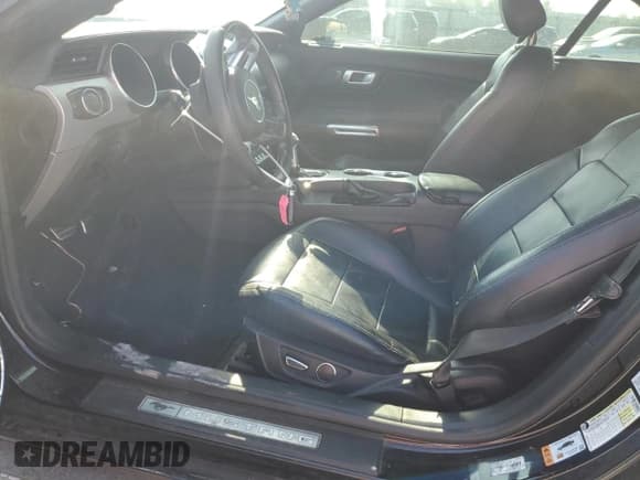 ✅ 2018 Ford Mustang GT Premium • VIN: 1FATP8FF1J5155153 • Лот: 81369095. Опубликован ранее на Copart с пробегом 118 872 миль. Бесплатный доступ к архиву аукционных продаж из США и подробный отчёт об истории автомобиля на DreamBid. Изображение 7.