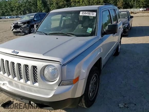 ✅ 2011 Jeep Patriot Sport • VIN: 1J4NT1GA0BD196822 • Lot: 85849875. Listed on Copart with 181,663 mi. Free auction sales archive from the USA and detailed vehicle history report at DreamBid. Image 14.