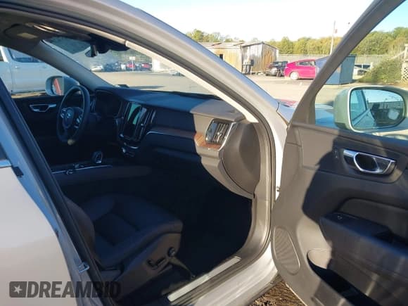 ✅ 2023 Volvo XC60 Plus Bright Theme • VIN: YV4L12RN8P1197232 • Lot: 43457426. Listed on IAAI with 42,480 mi. Free auction sales archive from the USA and detailed vehicle history report at DreamBid. Image 5.