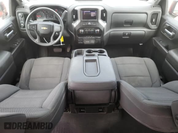 ✅ 2021 Chevrolet Silverado 1500 Custom • VIN: 3GCUYBEF0MG143793 • Lot: 79426384. Wystawiony na Copart z przebiegiem 121 920 mil. Bezpłatny archiwum sprzedaży aukcyjnych z USA i szczegółowy raport historii pojazdu na DreamBid. Zdjęcie 8.