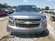 ✅ 2018 Chevrolet Suburban LS • VIN: 1GNSCGKC6JR354626 • Lot: 73721314. Wystawiony na Copart z przebiegiem 127 029 mil. Bezpłatny archiwum sprzedaży aukcyjnych z USA i szczegółowy raport historii pojazdu na DreamBid. Zdjęcie 5.