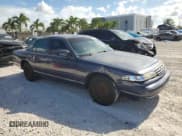 ✅ 1996 Ford Crown Victoria Police • VIN: 2FALP71W3TX170322 • Лот: 60784005. Опубликован ранее на Copart с пробегом 169 836 миль. Бесплатный доступ к архиву аукционных продаж из США и подробный отчёт об истории автомобиля на DreamBid. Изображение 4.