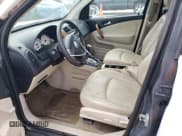 ✅ 2007 Saturn VUE V6 • VIN: 5GZCZ53457S806931 • Lot: 57682575. Wystawiony na Copart z przebiegiem Nie podano. Bezpłatny archiwum sprzedaży aukcyjnych z USA i szczegółowy raport historii pojazdu na DreamBid. Zdjęcie 7.