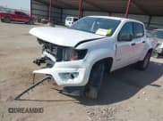 ✅ 2019 Chevrolet Colorado 2WD Work Truck • VIN: 1GCGSBEA7K1302243 • Lot: 42049966. Wystawiony na IAAI z przebiegiem 104 209 mil. Bezpłatny archiwum sprzedaży aukcyjnych z USA i szczegółowy raport historii pojazdu na DreamBid. Zdjęcie 2.