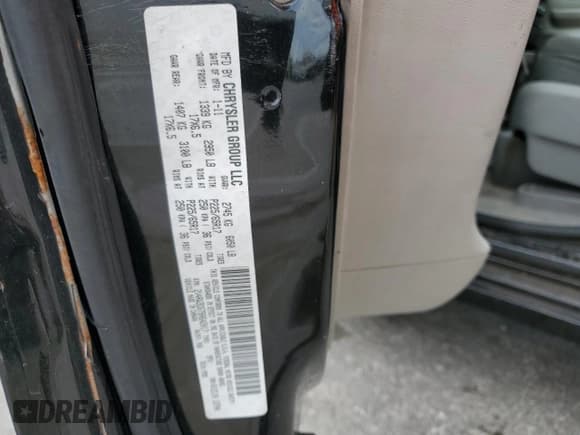 ✅ 2011 Volkswagen Routan SE • VIN: 2V4RW3DG7BR642017 • Лот: 71566555. Опубликован ранее на Copart с пробегом 143 454 миль. Бесплатный доступ к архиву аукционных продаж из США и подробный отчёт об истории автомобиля на DreamBid. Изображение 13.