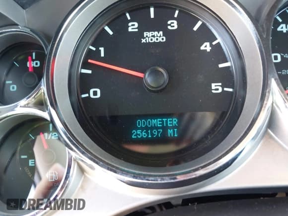 ✅ 2008 Chevrolet Silverado 2500HD 1LT • VIN: 1GCHC23668F121517 • Lot: 42783735. Wystawiony na IAAI z przebiegiem 256 197 mil. Bezpłatny archiwum sprzedaży aukcyjnych z USA i szczegółowy raport historii pojazdu na DreamBid. Zdjęcie 15.