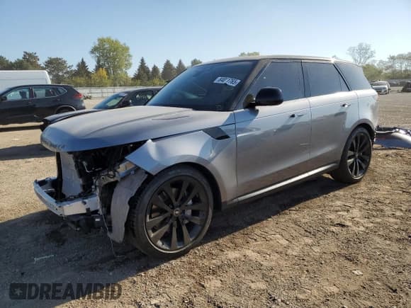 ✅ 2025 Land Rover Range Rover Sport SE • VIN: SAL1P9EU8SA469357 • Lot: 84011765. Listed on Copart with 5,865 mi. Free auction sales archive from the USA and detailed vehicle history report at DreamBid. Image 1.
