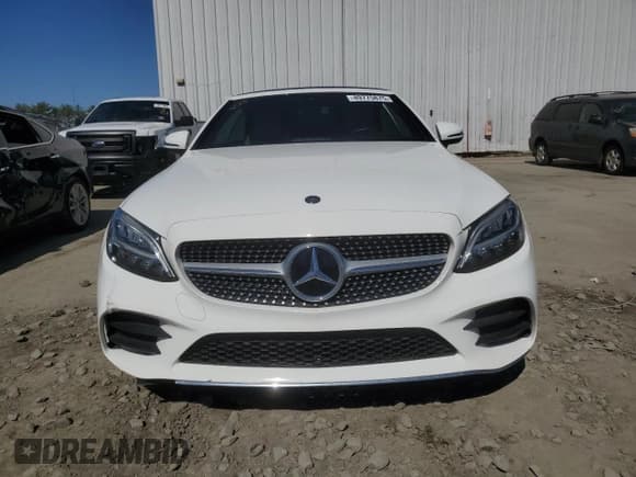 ✅ 2019 Mercedes-Benz C 300 • VIN: WDDWK8DB1KF795449 • Lot: 49775875. Wystawiony na Copart z przebiegiem Nie podano. Bezpłatny archiwum sprzedaży aukcyjnych z USA i szczegółowy raport historii pojazdu na DreamBid. Zdjęcie 5.