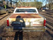 ✅ 1988 Cadillac DeVille • VIN: 1G6CD5155J4332134 • Lot: 43765272. Wystawiony na IAAI z przebiegiem 173 626 mil. Bezpłatny archiwum sprzedaży aukcyjnych z USA i szczegółowy raport historii pojazdu na DreamBid. Zdjęcie 13.