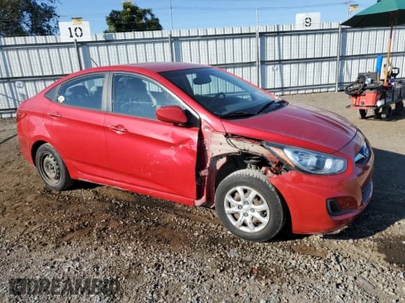 ✅ 2013 Hyundai Accent GLS • VIN: KMHCT4AE1DU520823 • Лот: 73508264. Опубликован ранее на Copart с пробегом 87 393 миль. Бесплатный доступ к архиву аукционных продаж из США и подробный отчёт об истории автомобиля на DreamBid. Изображение 4.