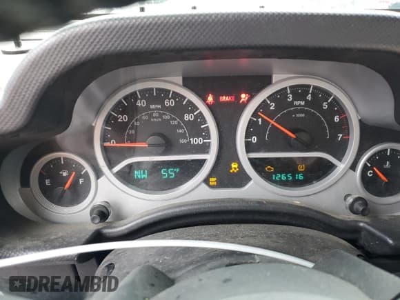 ✅ 2008 Jeep Wrangler Sahara • VIN: 1J4FA54148L561961 • Лот: 50770895. Опубликован ранее на Copart с пробегом 126 516 миль. Бесплатный доступ к архиву аукционных продаж из США и подробный отчёт об истории автомобиля на DreamBid. Изображение 9.