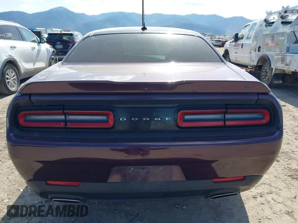 ✅ 2022 Dodge Challenger SXT • VIN: 2C3CDZGG7NH234412 • Lot: 42116869. Listed on IAAI with 61,853 mi. Free auction sales archive from the USA and detailed vehicle history report at DreamBid. Image 17.