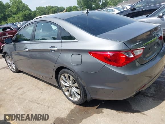 ✅ 2013 Hyundai Sonata SE • VIN: 5NPEC4AC3DH693507 • Лот: 42512421. Опубликован ранее на IAAI с пробегом 159 098 миль. Бесплатный доступ к архиву аукционных продаж из США и подробный отчёт об истории автомобиля на DreamBid. Изображение 3.