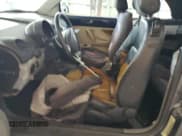 ✅ 2004 Volkswagen Beetle GLS • VIN: 3VWCM31Y64M318339 • Lot: 70225965. Wystawiony na Copart z przebiegiem 85 402 mil. Bezpłatny archiwum sprzedaży aukcyjnych z USA i szczegółowy raport historii pojazdu na DreamBid. Zdjęcie 7.