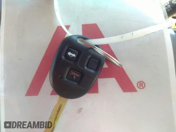 ✅ 2004 Lexus SC 430 • VIN: JTHFN48Y240059343 • Lot: 43240996. Wystawiony na IAAI z przebiegiem 104 942 mil. Bezpłatny archiwum sprzedaży aukcyjnych z USA i szczegółowy raport historii pojazdu na DreamBid. Zdjęcie 11.