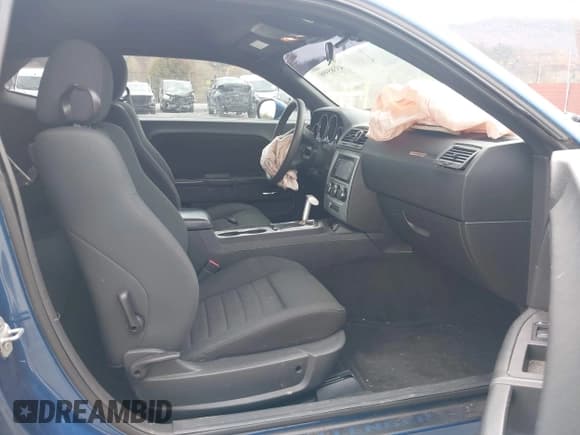 ✅ 2009 Dodge Challenger SE • VIN: 2B3LJ44V19H526672 • Lot: 43585990. Wystawiony na IAAI z przebiegiem 83 037 mil. Bezpłatny archiwum sprzedaży aukcyjnych z USA i szczegółowy raport historii pojazdu na DreamBid. Zdjęcie 5.