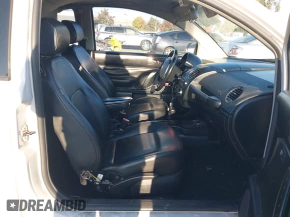 ✅ 2009 Volkswagen Beetle S • VIN: 3VWRG31C69M515489 • Лот: 43797288. Опубликован ранее на IAAI с пробегом 126 256 миль. Бесплатный доступ к архиву аукционных продаж из США и подробный отчёт об истории автомобиля на DreamBid. Изображение 5.