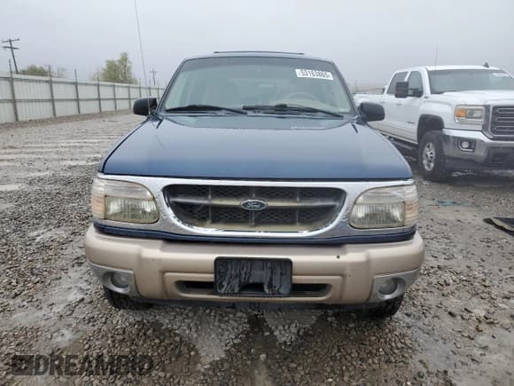 ✅ 2000 Ford Explorer Eddie Bauer • VIN: 1FMZU74E3YZA26797 • Lot: 53163865. Wystawiony na Copart z przebiegiem 297 314 mil. Bezpłatny archiwum sprzedaży aukcyjnych z USA i szczegółowy raport historii pojazdu na DreamBid. Zdjęcie 5.