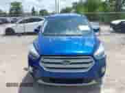 2018 Ford Escape SE z VIN 1FMCU9GD9JUA71170, wystawiony jako IAAI lot #42573258 z przebiegiem 102 170 mil mil oraz . Historia ofert i sprzedaży dostępna na DreamBid. Obrazek 12.