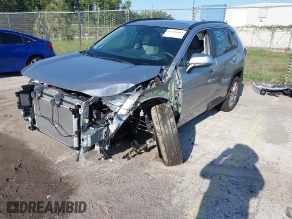 ✅ 2022 Toyota RAV4 Limited • VIN: 2T3Y1RFV9NC190179 • Lot: 42276403. Listed on IAAI with 11,610 mi. Free auction sales archive from the USA and detailed vehicle history report at DreamBid. Image 2.